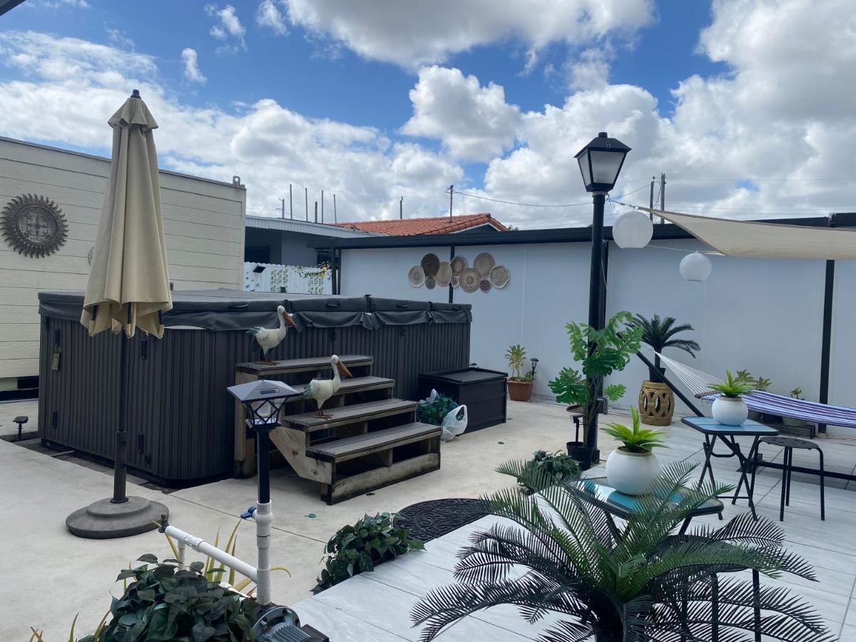 Tiny Place W Private Hot Jacuzzi 7 Min To Miami International Airport Luaran gambar