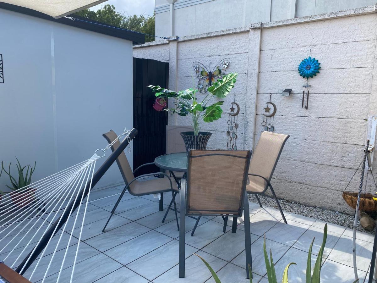 Tiny Place W Private Hot Jacuzzi 7 Min To Miami International Airport Luaran gambar