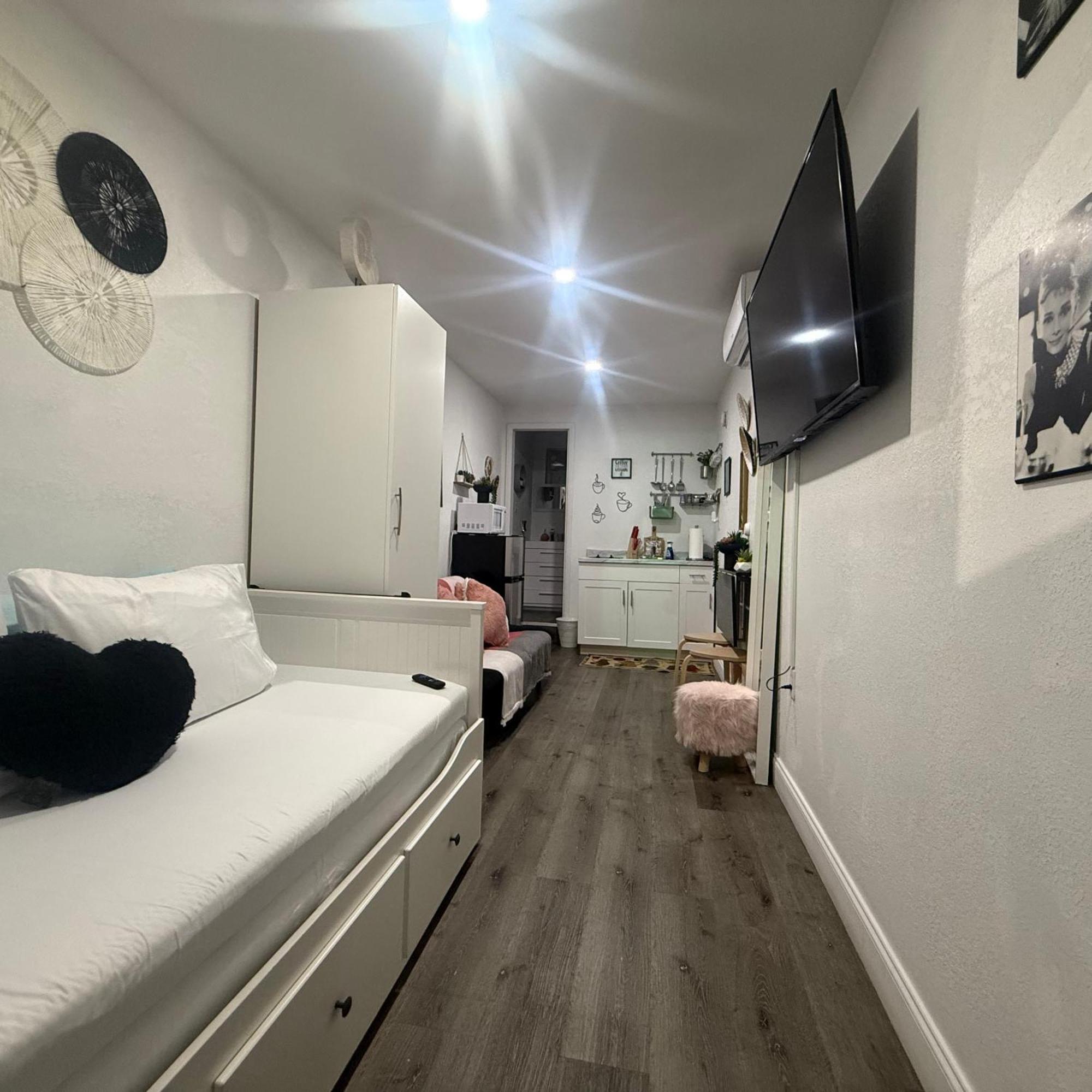 Tiny Place W Private Hot Jacuzzi 7 Min To Miami International Airport Luaran gambar